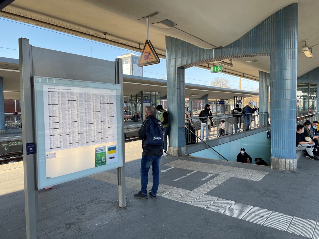 Bild Bahnsteigs am Hauptbahnhof Bochum.