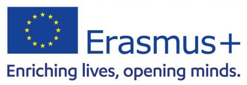 Abgebildet ist das Logo von Erasmus+. Neben dem Wort "Erasmus+" ist die Flagge der EU platziert und darunter steht "Enriching lives, opening minds." (zu Deutsch: "Leben bereichern, Geist öffnen.")