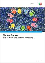 Abgebildet ist ein Flyer mit der Aufschrift "We are Europe – News from the district Arnsberg".