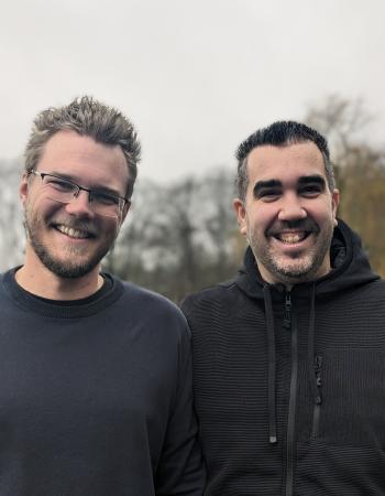Foto von Dr. Sebastian Baer vom Berufskolleg Hattingen und Tim Katz vom Berufskolleg Technik Siegen