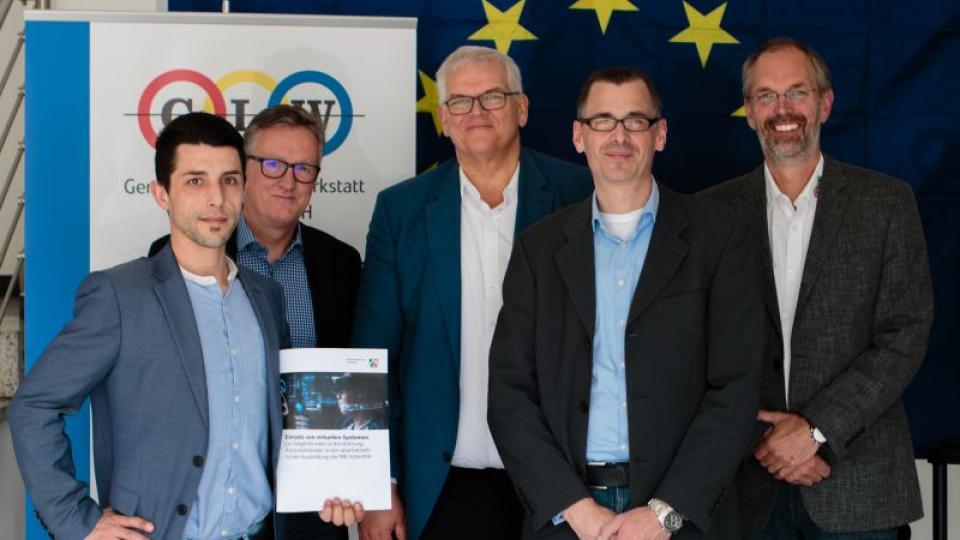 von links: Sebastian Winkelmann, Matthias Kuhnert, Regierungspräsident Hans-Josef Vogel, Oliver Hesse, Karsten Hömann