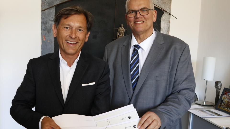 von links nach rechts: Oberbürgermeister Dr. Frank Dudda und Regierungspräsident Hans-Josef Vogel