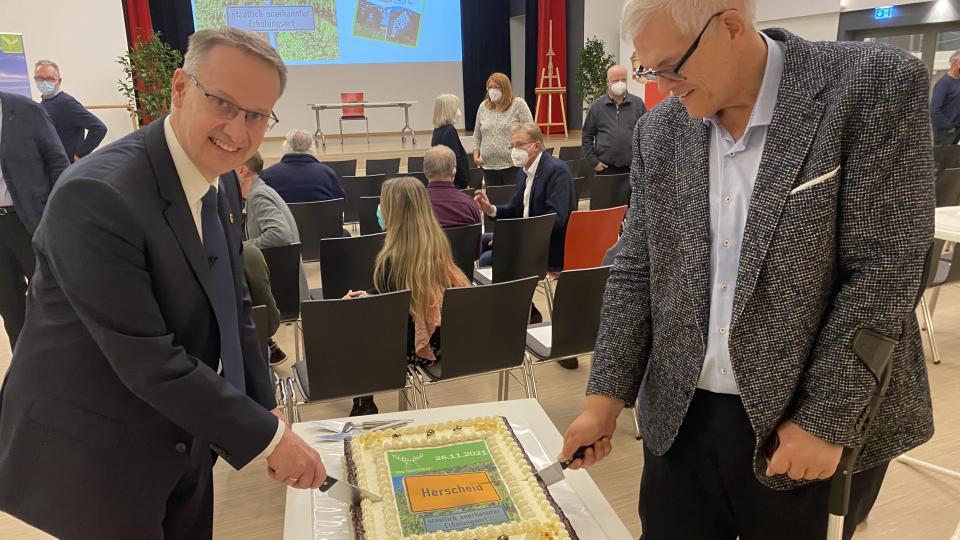 (v. l.) Bürgermeister Uwe Schmalenbach und Regierungspräsident Hans-Josef Vogel