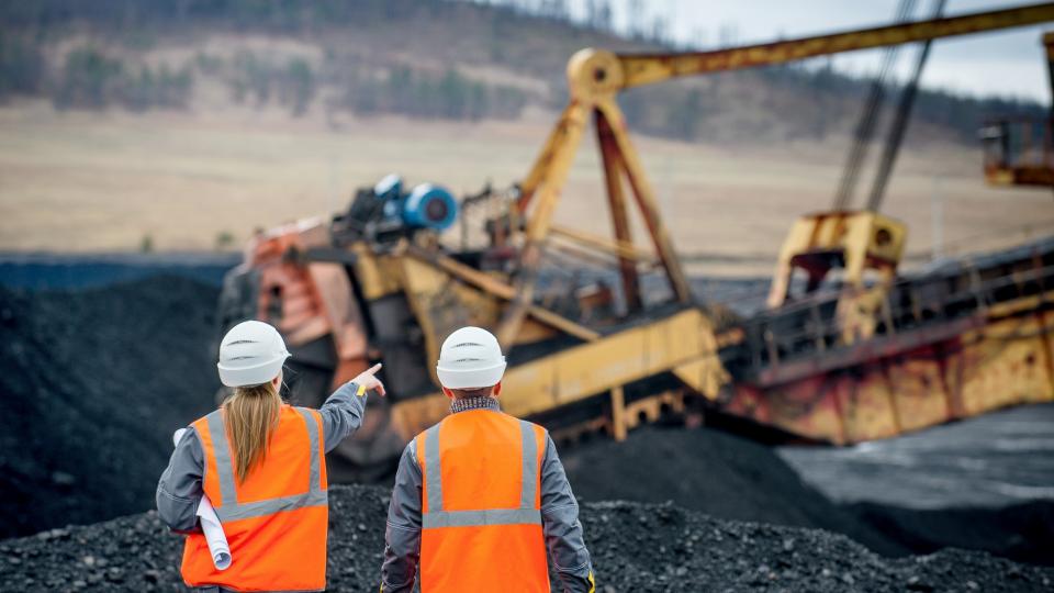 Arbeiter in einer Kohlemine im Tagebau