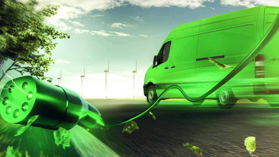 Bild eines Stromsteckers und eines Lieferwagens. Die Elemente sind grünlich eingefärbt.