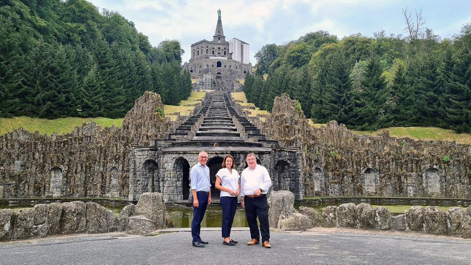 Von links: Regierungspräsident Heinrich Bockelühr (Bezirksregierung Arnsberg), Regierungspräsidentin Anna Katharina Bölling (Bezirksregierung Detmold), Regierungspräsident Mark Weinmeister (Regierungspräsidium Kassel). 