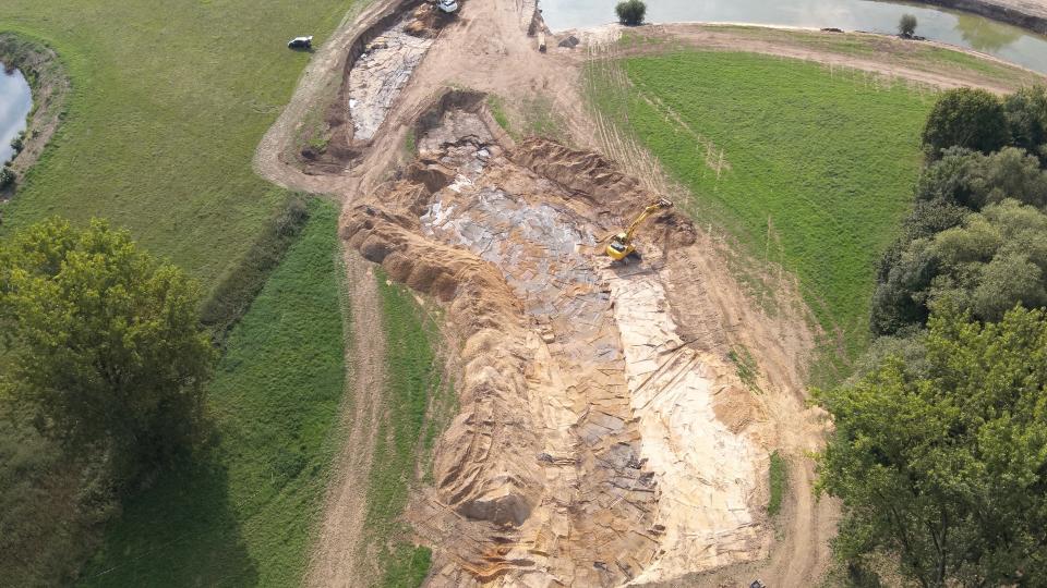 Senkrecht von oben aufgenommenes Bild der Baustelle