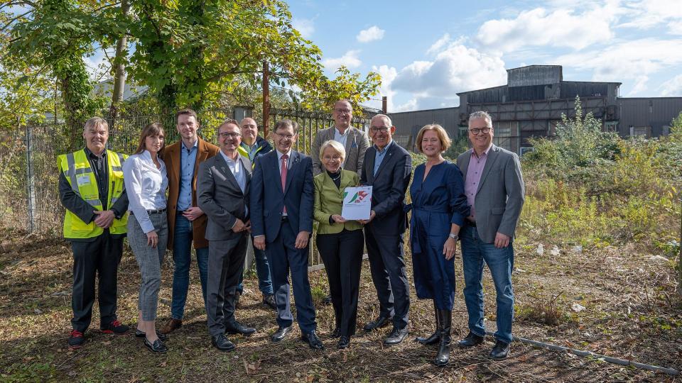 Große Freude bei der Förderbescheidübergabe in Herne: Die Planungsphase für das Transformationszentrum für Georessourcen und Ökologie beginnt.