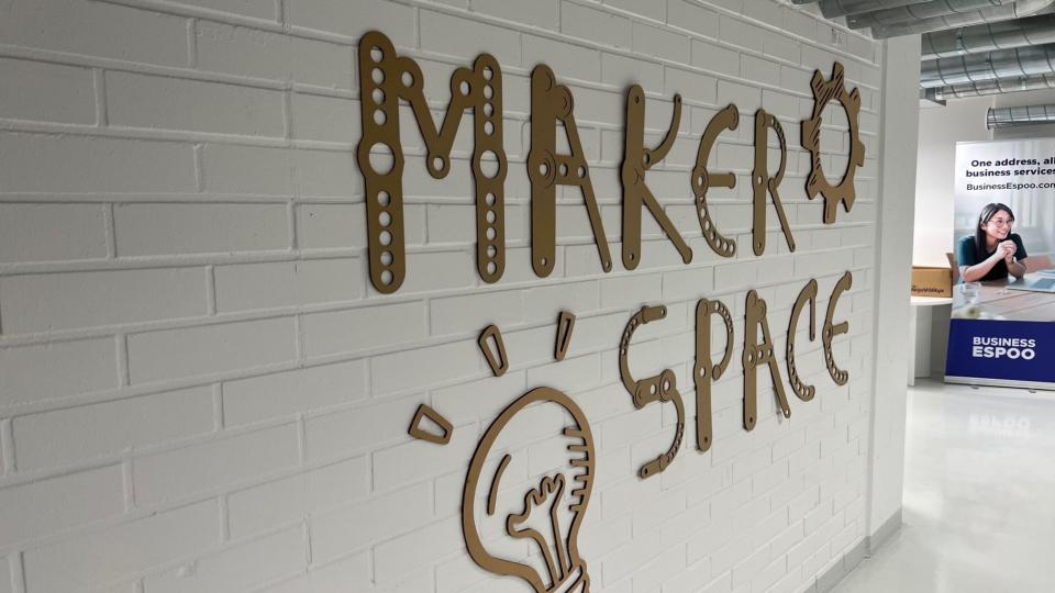 Abgebildet ist das Logo "Makerspace". 