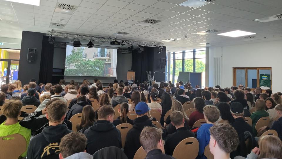 Abgebildet sind Impressionen zu einer Filmvorführung in Dortmund.