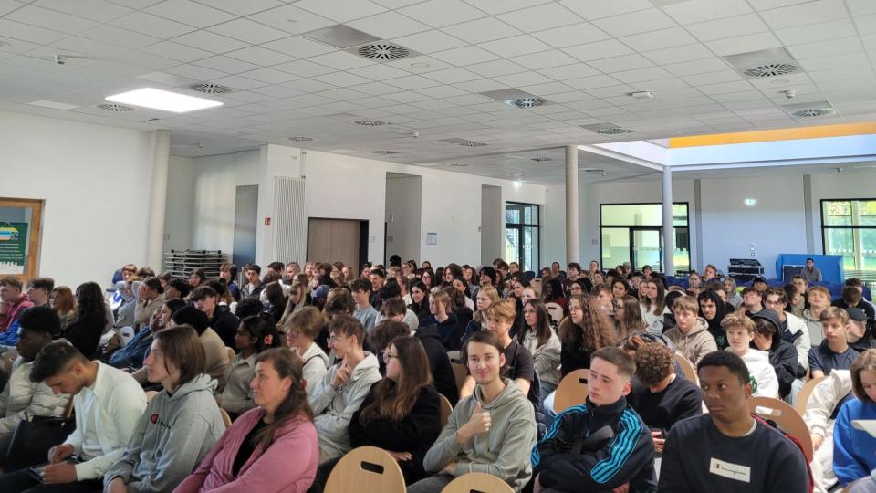 Abgebildet sind Impressionen zu einer Filmvorführung in Dortmund.