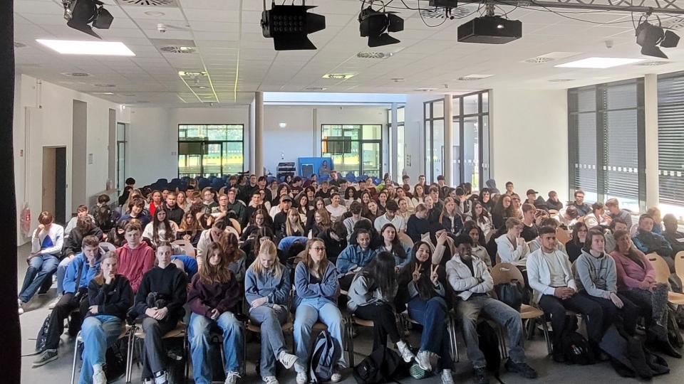 Abgebildet sind Impressionen zu einer Filmvorführung in Dortmund.
