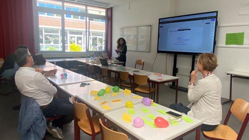 Abgebildet sind Impressionen zum ersten EFFORT-A Barcamp in Kamen.