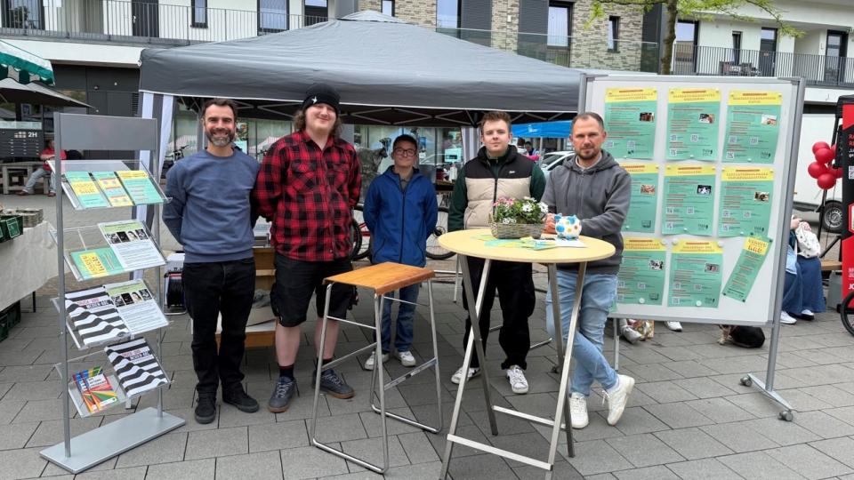 Abgebildet sind Impressionen zu einer Veranstaltung auf dem Drahteselmarkt und dem City-Fest DORTBUNT.
