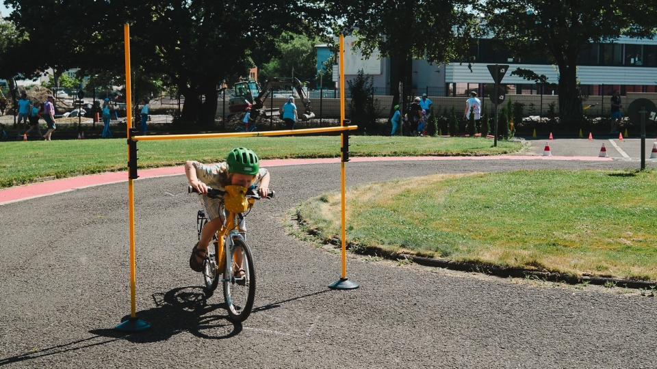 Abgebildet sind Impressionen zum Kita-Radtraining in Lünen.