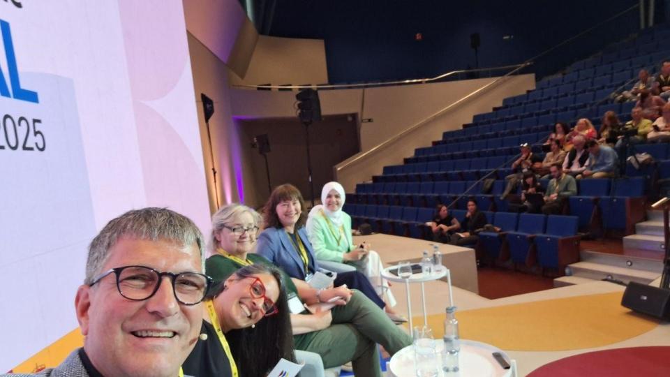Abgebildet sind Impressionen zur der internationalen Konferenz in Santiago de Compostela in Spanien.