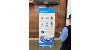Abgebildet sind Impressionen zu der Wanderausstellung „EU on tour – Die EU auf einen Blick“.