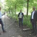 Von links: Dr. Rainer Sprungmann, Planungsamt Stadt Schwerte, Bürgermeister Dimitrios Axourgos und Thorsten Schmitz-Ebert, Leiter der Umweltabteilung der Bezirksregierung Arnsberg 