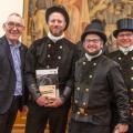 Regierungspräsident Böckelühr im Kreise der bestellten Schornsteinfeger