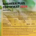 Abgebildet ist das „GoGreen Plus Zertifikat 2024“ für Umweltschutz.